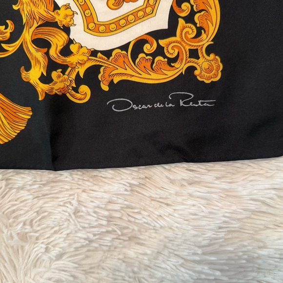 Authentic Vintage Oscar De La Renta 100% Silk Square Scarf - Picture 6 of 12